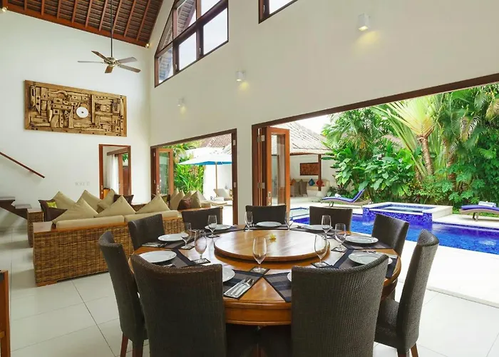 Villa Kashantre, 4 Bedroom, Sleeps 12 Seminyak (Bali)
