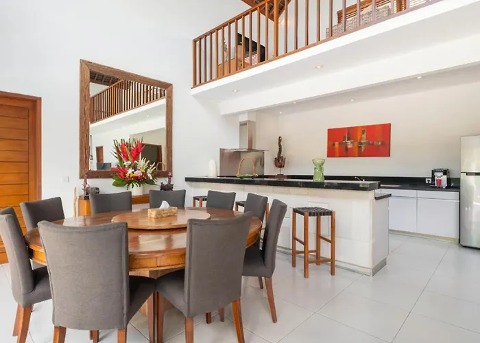 Kashantre, 4 Bedroom, Sleeps 12 Villa
