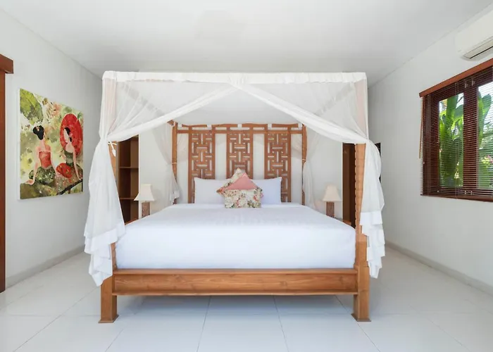 Kashantre, 4 Bedroom, Sleeps 12 Villa *