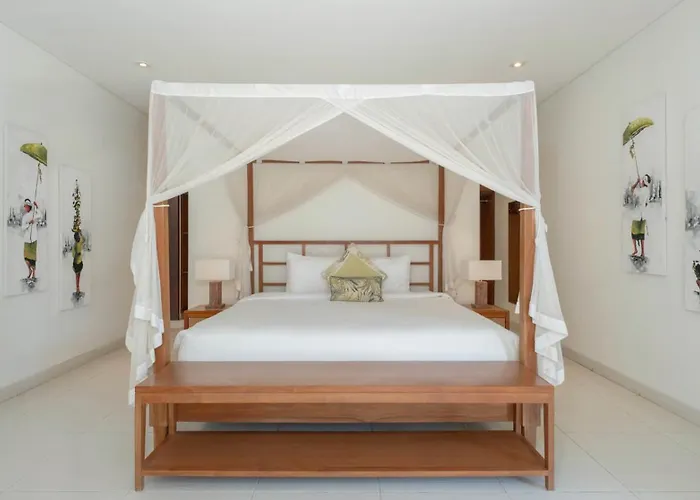 Kashantre, 4 Bedroom, Sleeps 12 Villa *