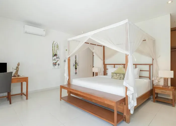 Kashantre, 4 Bedroom, Sleeps 12 Villa Seminyak (Bali)