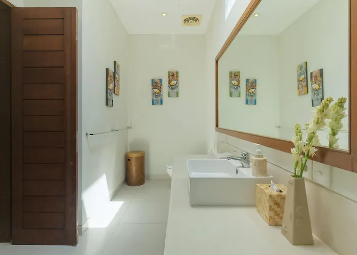 Kashantre, 4 Bedroom, Sleeps 12 *