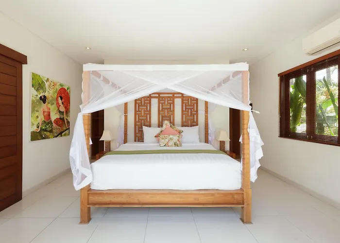 Kashantre, 4 Bedroom, Sleeps 12 Villa